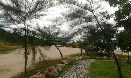 Where to Explore in Johor Like a Local-Pantai Minyak Beku, Batu Pahat