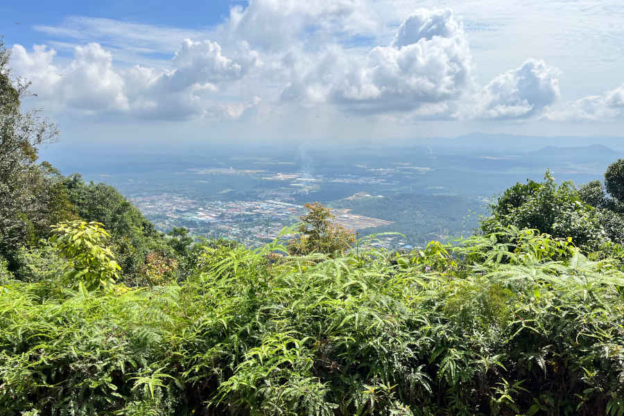 Where to Explore in Johor Like a Local-Gunung Lambak, Kluang