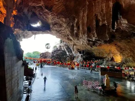 Kek Lok Tong Cave Temple