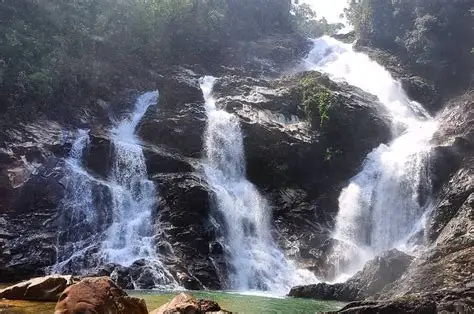 Where to explore in Kuala Terengganu like a local – Lata Tembakah